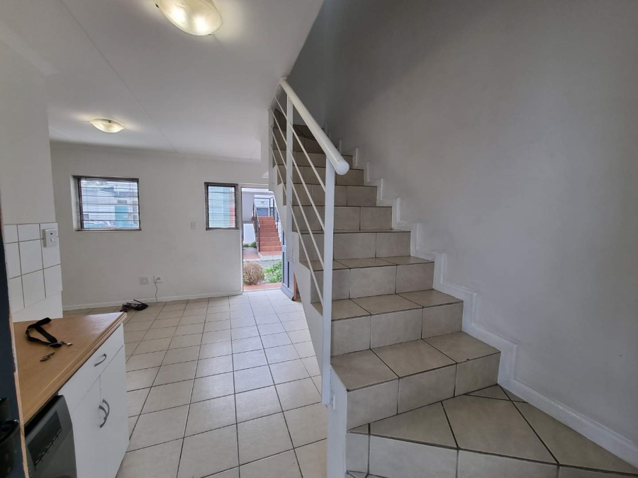 To Let 2 Bedroom Property for Rent in Maitland Western Cape